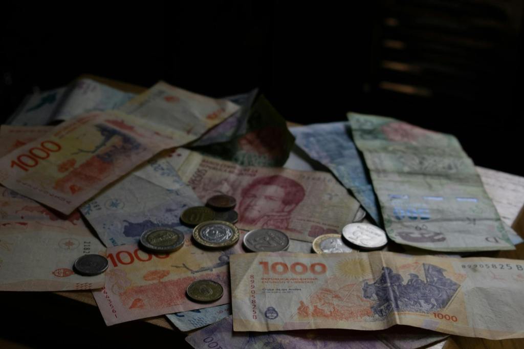Cotizaciones cambiarias de ayer: oficial $1405, paralelo $1415
