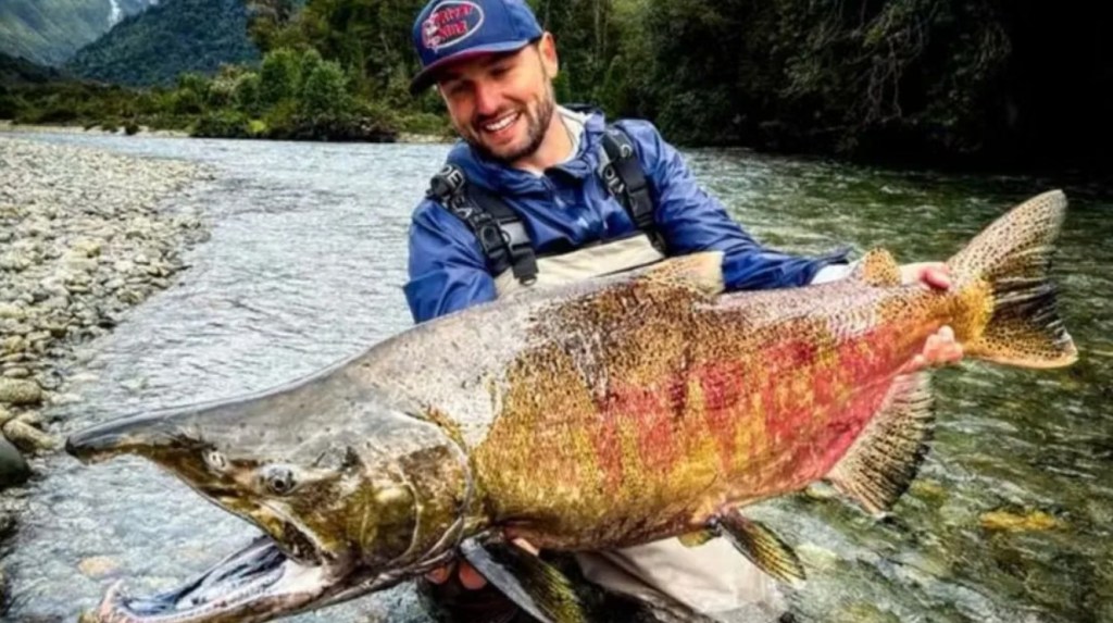 Un aficionado a la pesca logró un récord histórico en los ríos del&nbsp;sur